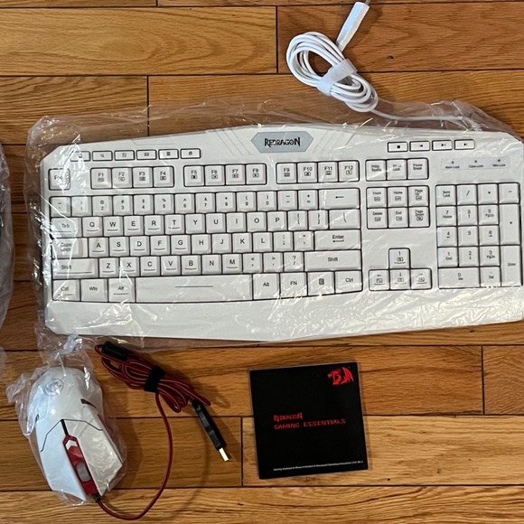 Redragon S101 Wired RGB Backlit Gaming Keyboard, Mouse, Mouse Pad, Headphone Set - Picture 12 of 14